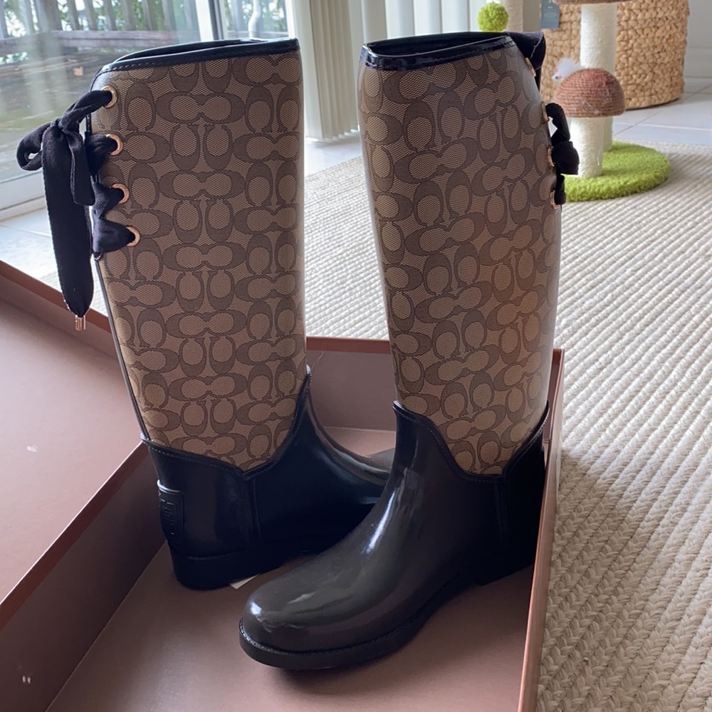 Coach ‘Tristee’ Outline Signature Rain Boots (NWT)